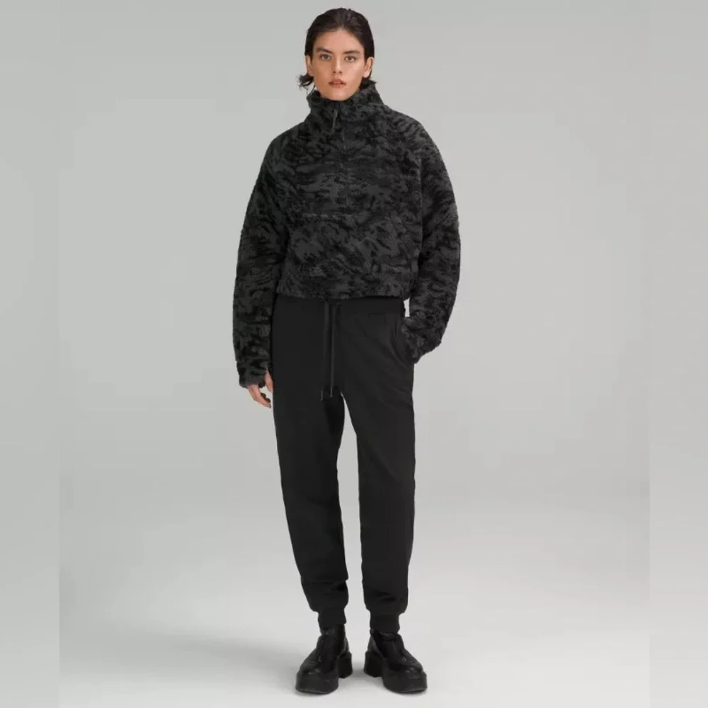 NWT Lululemon Scuba Oversized Fleece Funnel Neck Jacquard Black M/L